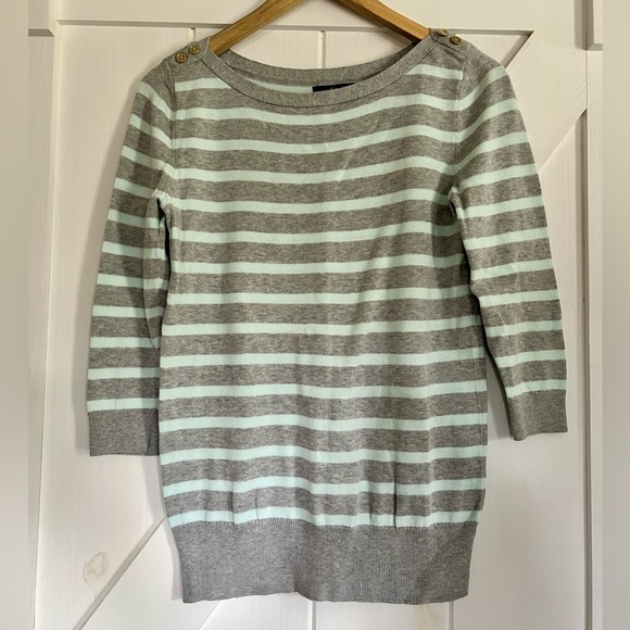 Gap Ladies 3/4 Sleeve - Picture 2 of 3